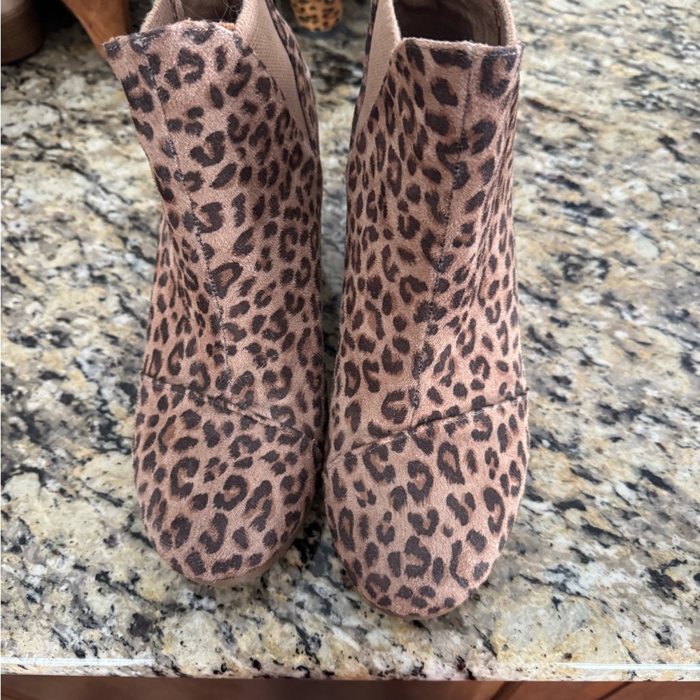 Stylish Leopard Print Ankle Booties